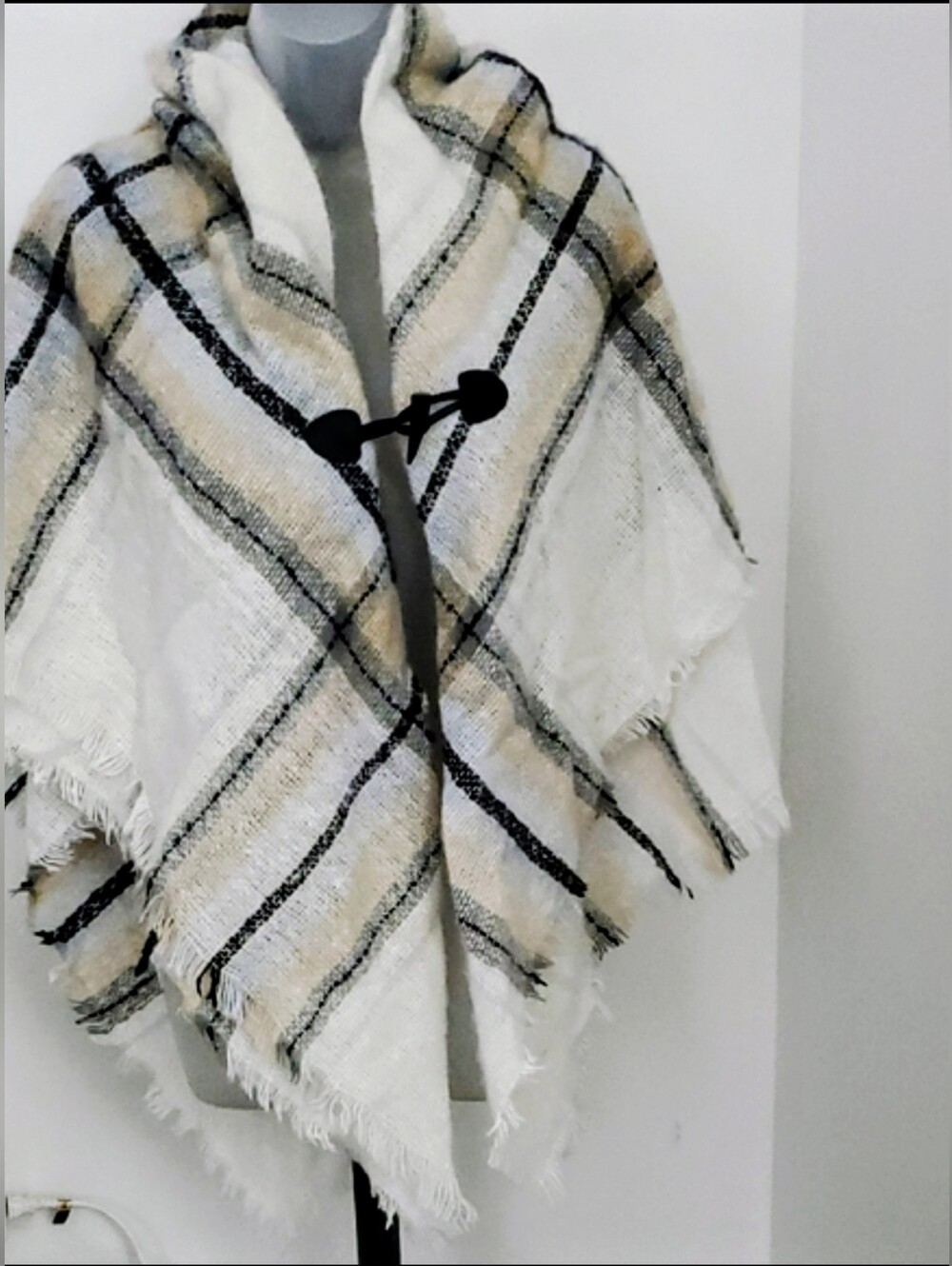 NWT Soft Plaid Fringe Poncho with Toggle Closure